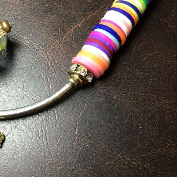 Colorful personalized charm bracelet with pretty bee - Picture 5 of 7